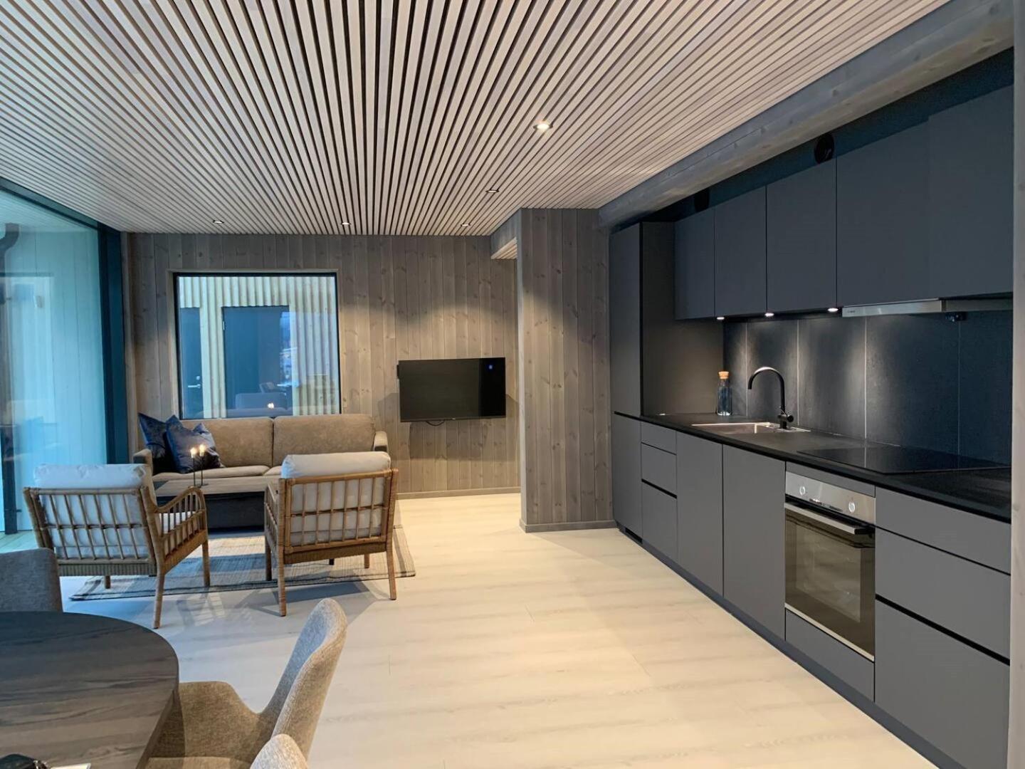 Stor Moderne Leilighet I Henningsvaer, 70 Kvm ภายนอก รูปภาพ