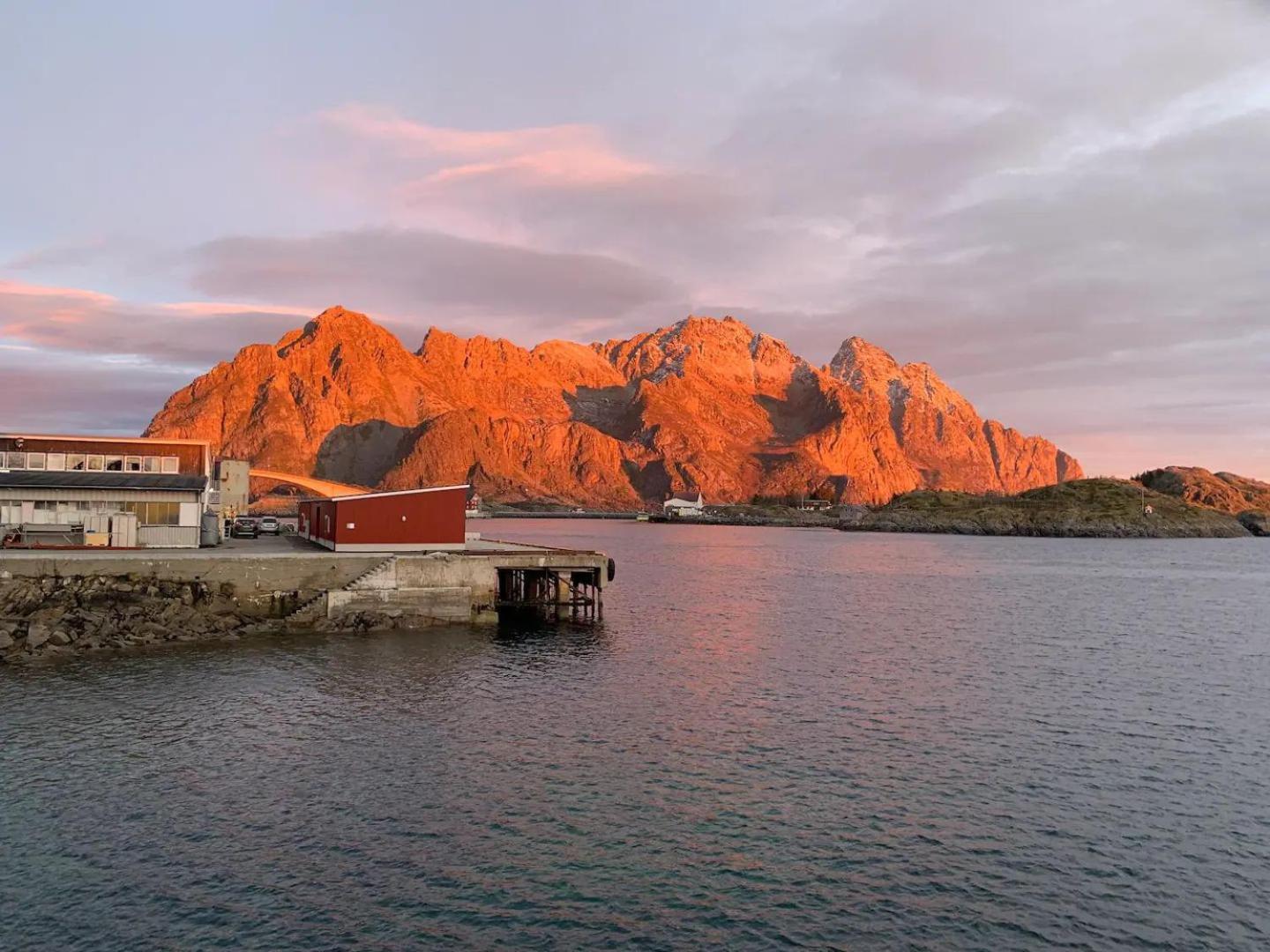 Stor Moderne Leilighet I Henningsvaer, 70 Kvm ภายนอก รูปภาพ